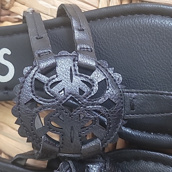 ๐ฟ CIRCUS BY SAM EDELMAN CHERRY FF SANDALS - Picture 3 of 8